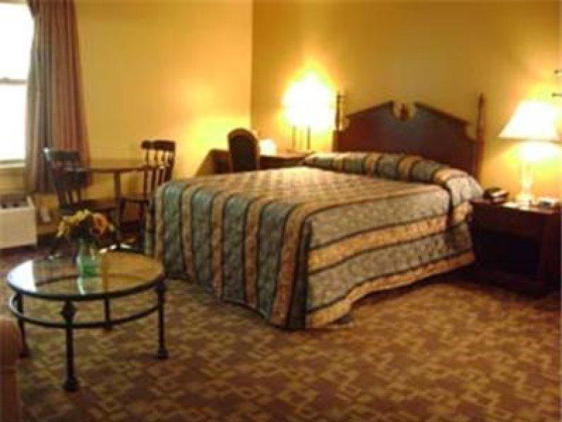 Knights Inn Hadley Room photo